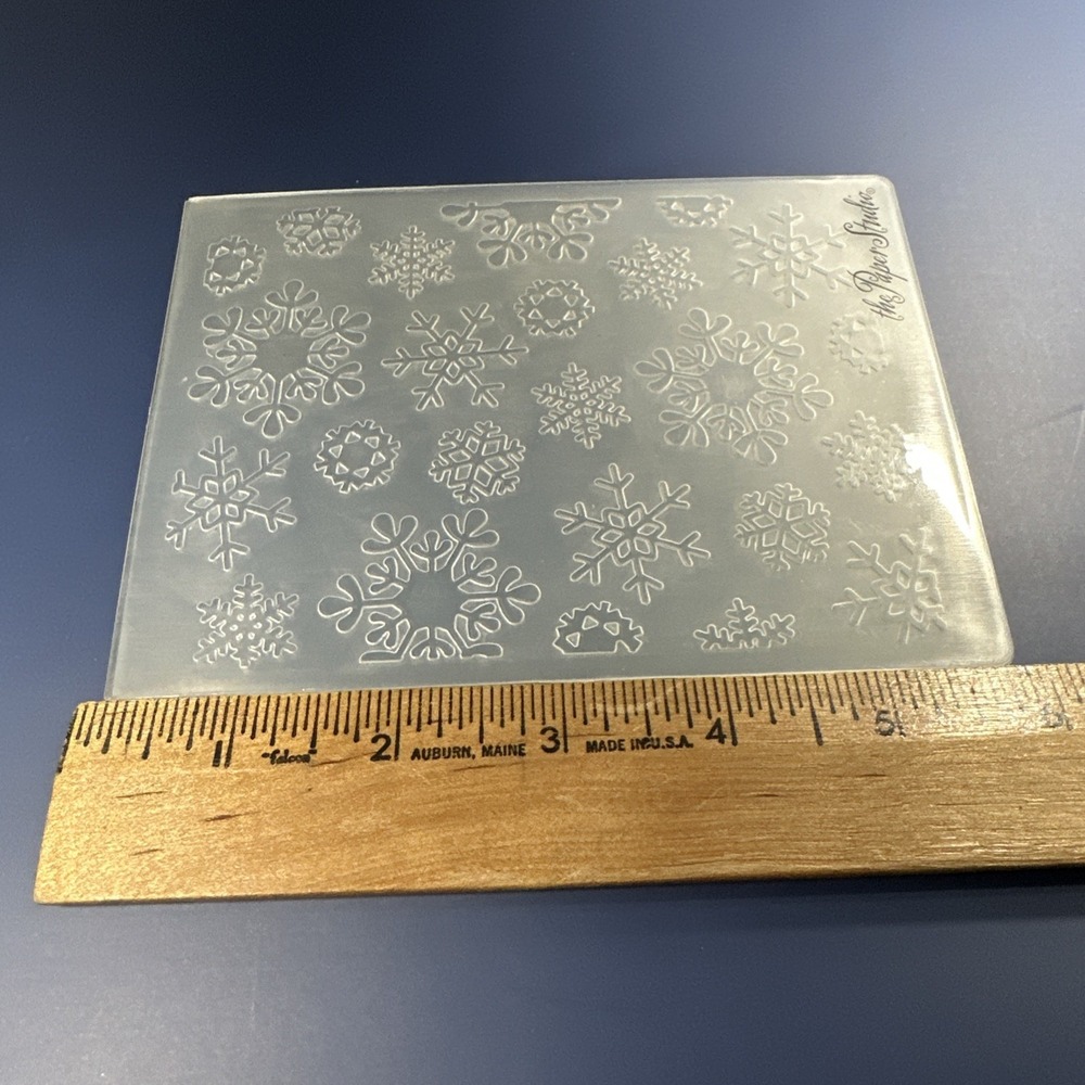 The Paper Studio - Snowflake Embossing Folder - Picture 4 of 4